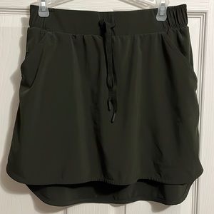 Skort with pockets, olive color